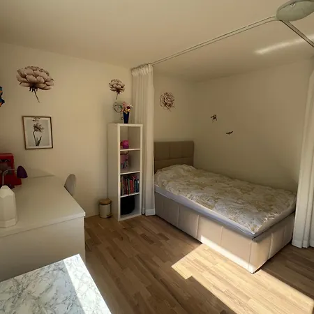 Spacious Luxury In 빌라