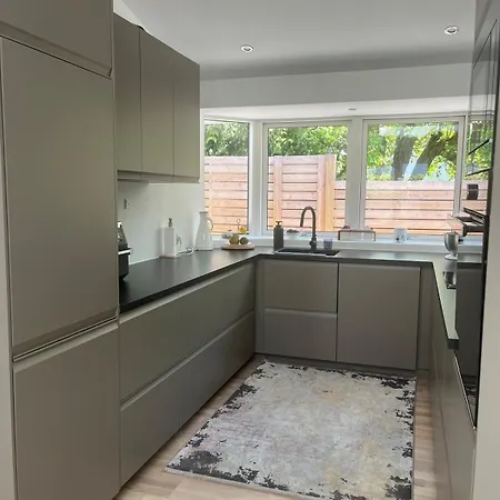 Spacious Luxury In וילה