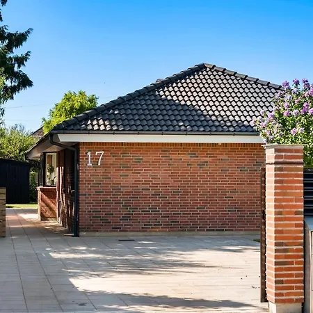 Spacious Luxury In 빌라